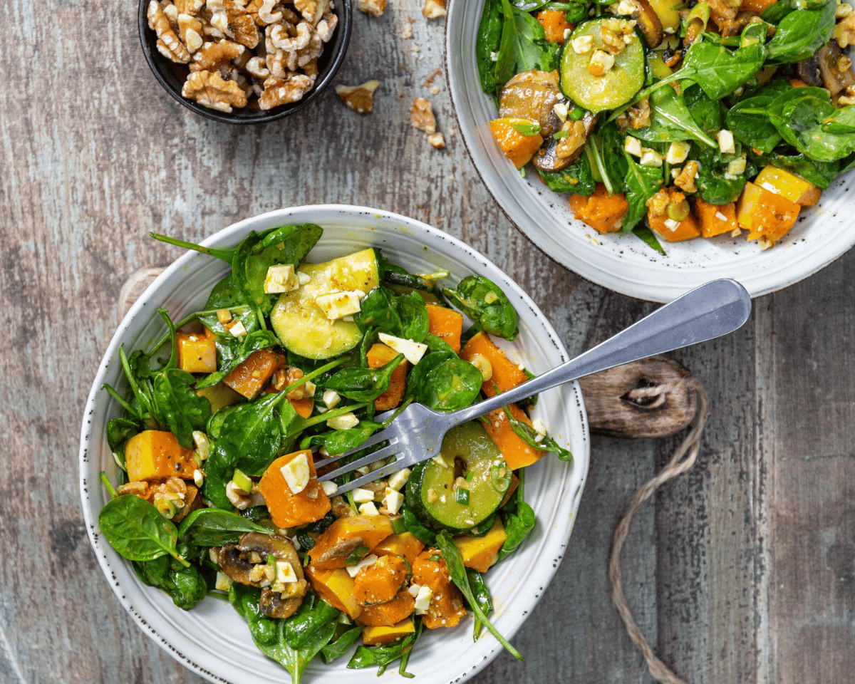Babyspinat mit Butternut-Kürbis und Honig-Senf-Dressing