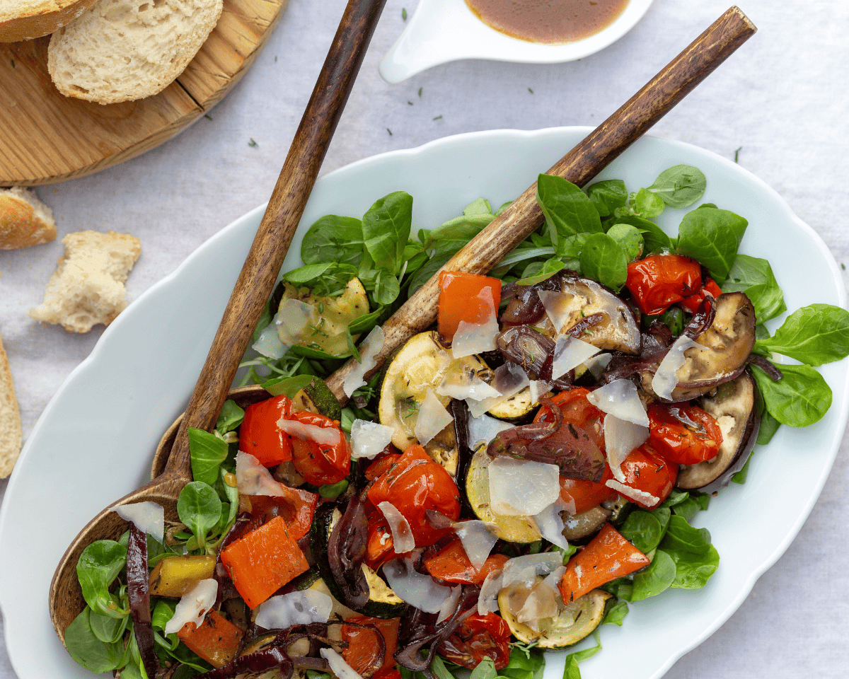 Rustikaler Röstgemüse-Salat 