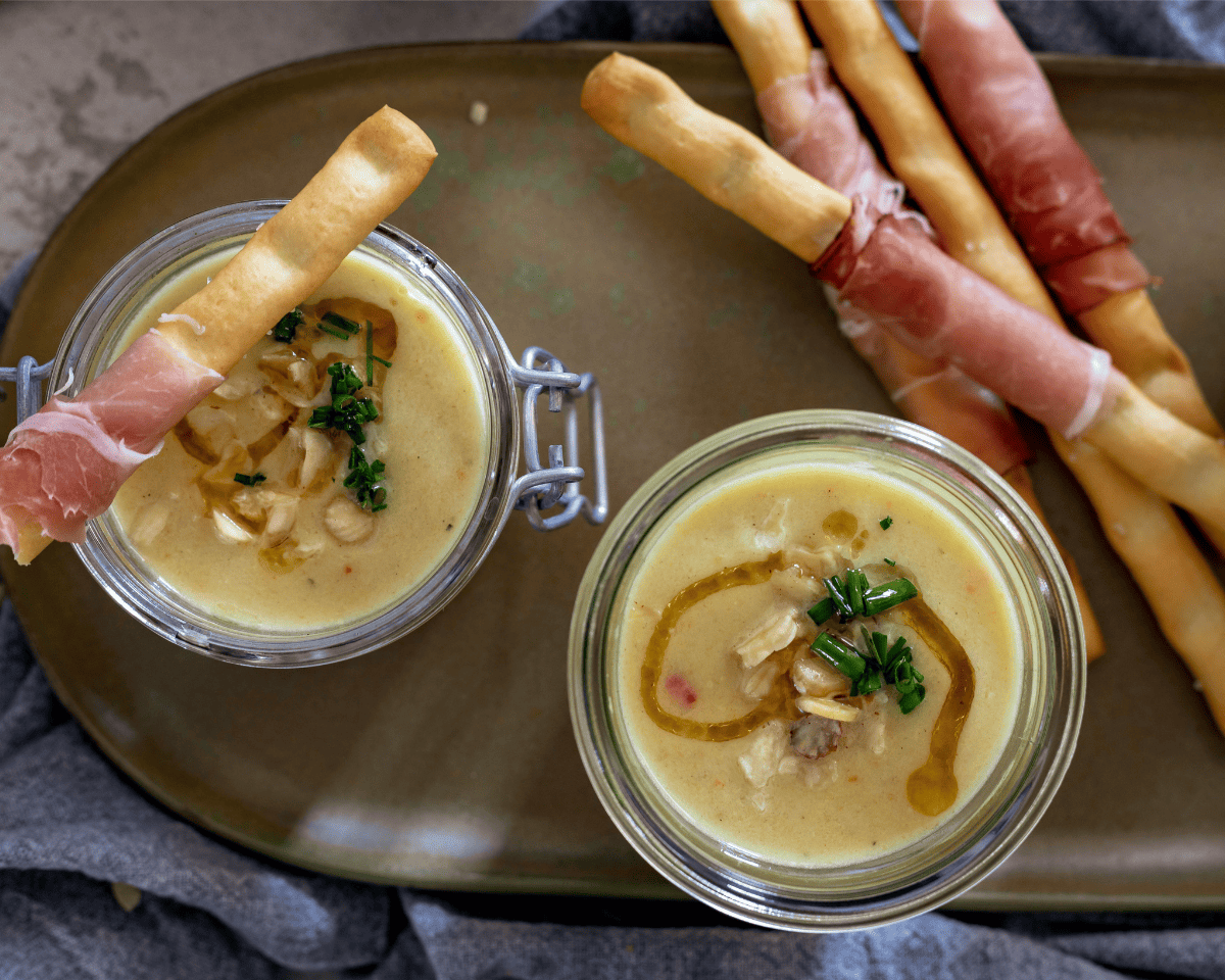 Spargelcreme-Suppe mit Haselnussöl