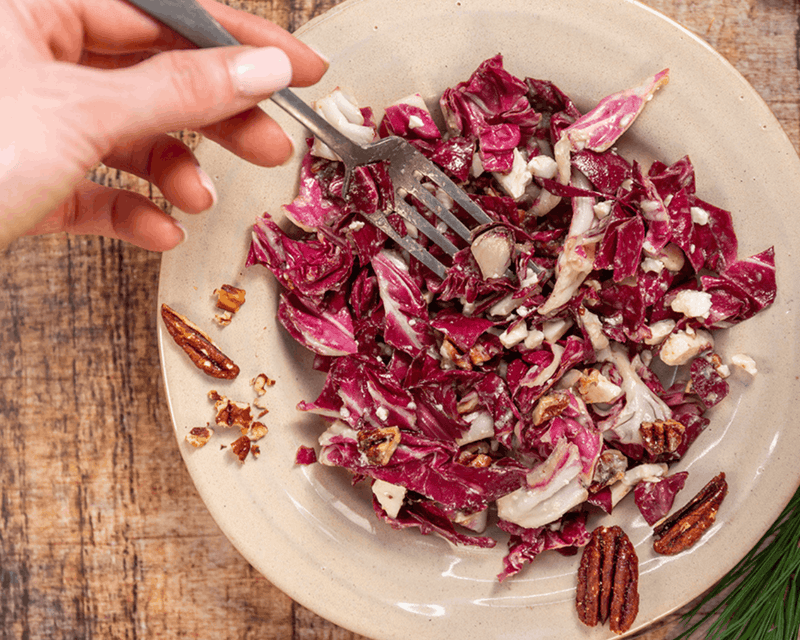 Radicchio-Salat mit Maletti Bianco, Feta &  Pekannüssen